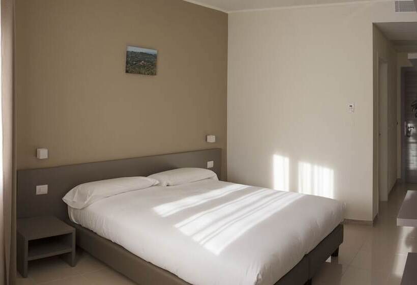 هتل & Wellness Stella Delle Langhe