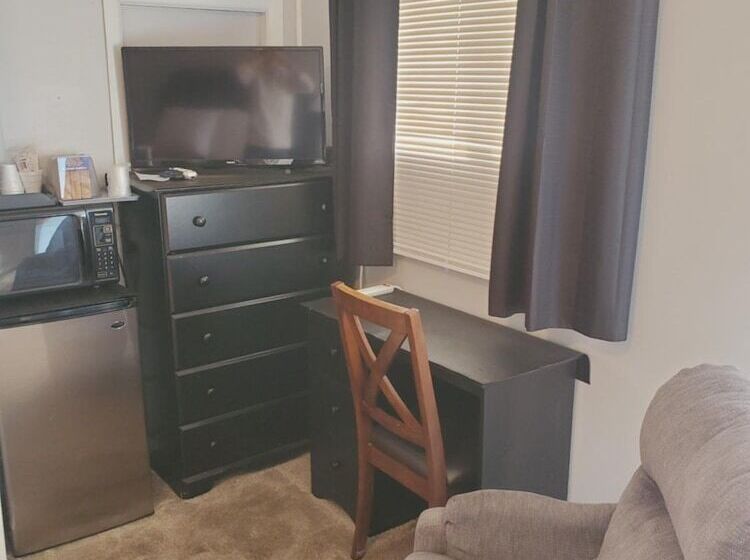 فندق على الطريق Holiday Lodge