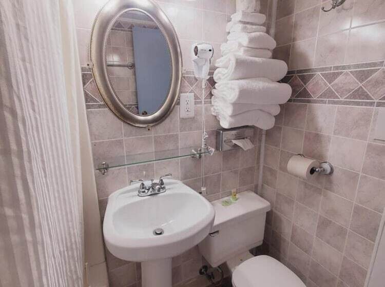 فندق على الطريق Holiday Lodge