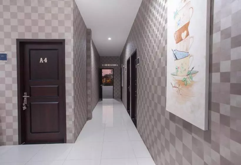 ペンション Reddoorz Near Universitas Wijaya Kusuma Surabaya 2