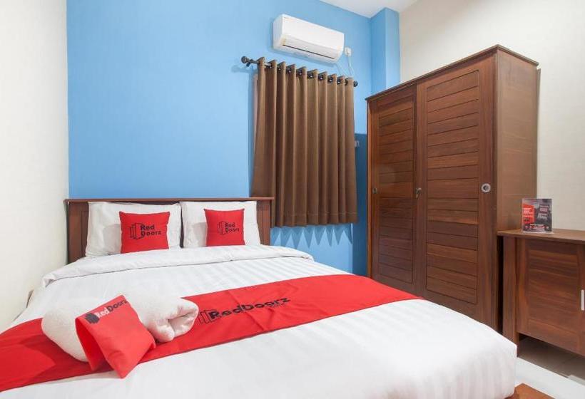 بنسيون Reddoorz Near Universitas Wijaya Kusuma Surabaya 2