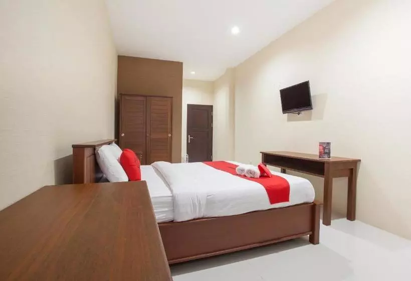 ペンション Reddoorz Near Universitas Wijaya Kusuma Surabaya 2