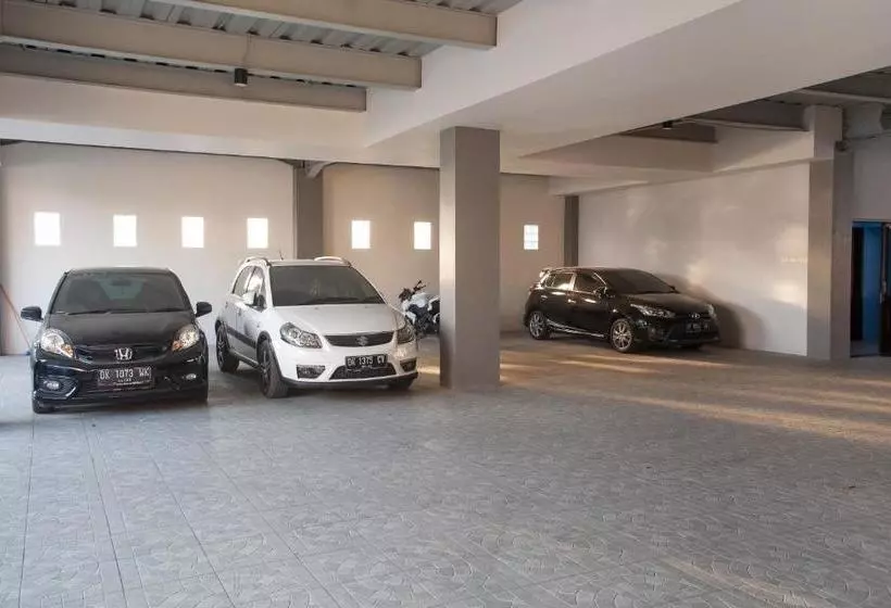 ペンション Reddoorz Near Universitas Wijaya Kusuma Surabaya 2