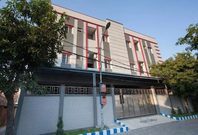 ペンション Reddoorz Near Universitas Wijaya Kusuma Surabaya 2