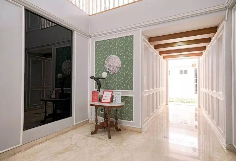 Majatalo Reddoorz Premium Near Rs Pondok Indah