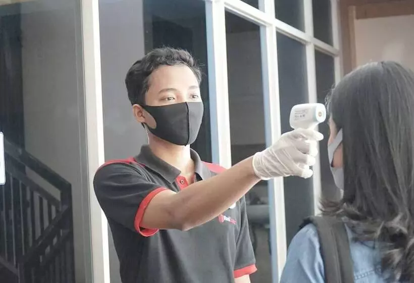 Majatalo Reddoorz Premium Near Rs Pondok Indah