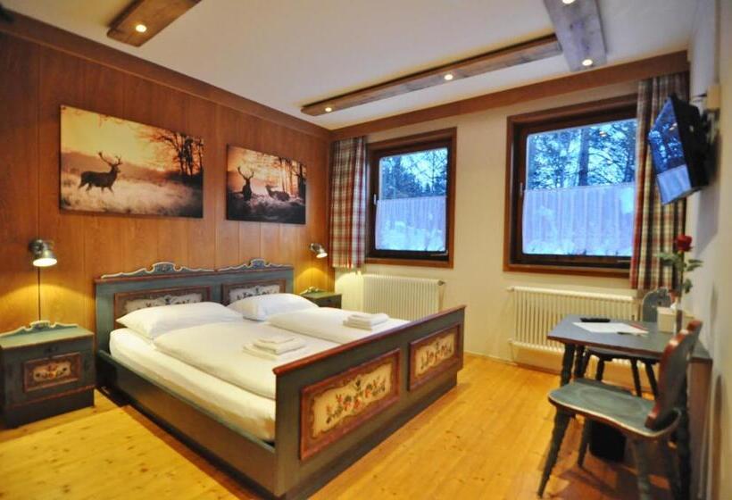 Pension & Apartments Weissbriach