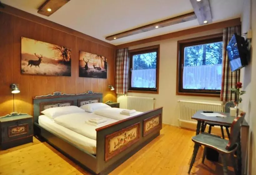 Pension & Apartments Weissbriach