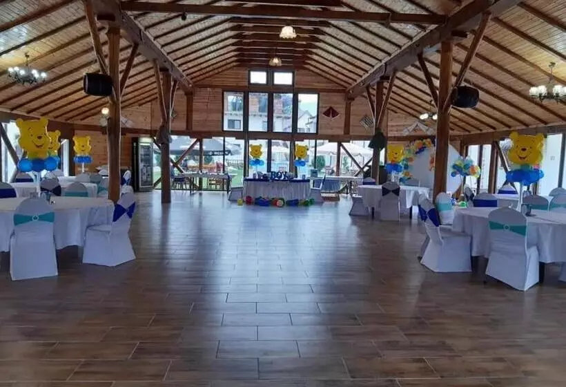 リゾートホテル Domeniul Roa