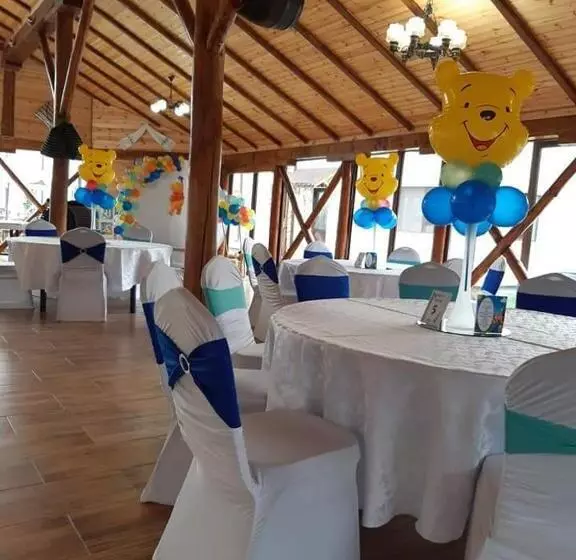 リゾートホテル Domeniul Roa