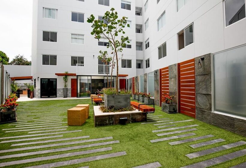 Trendy Host Osma, Barranco