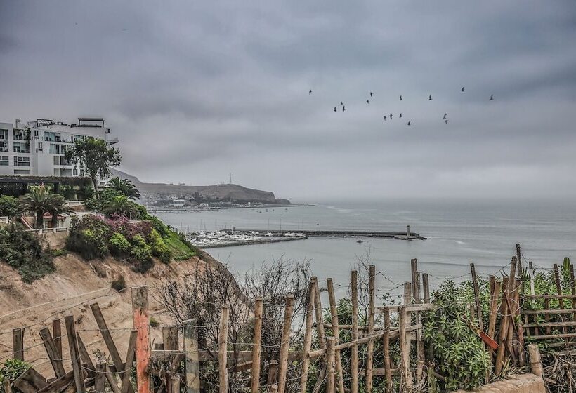 Trendy Host Osma, Barranco