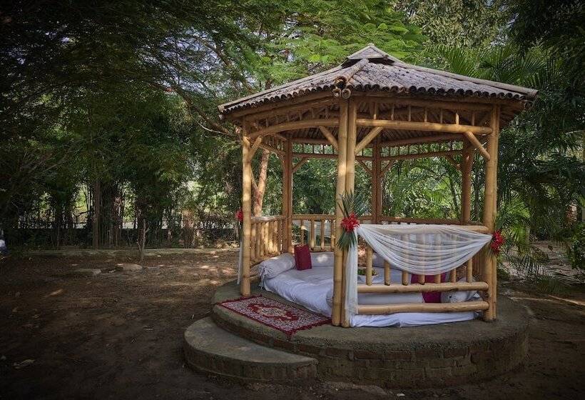 Acorn Hideaway Resort & Spa, Corbett