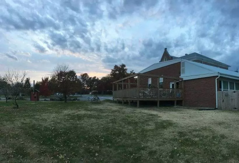 Aamiaismajoitus (B&B) Davie School Inn