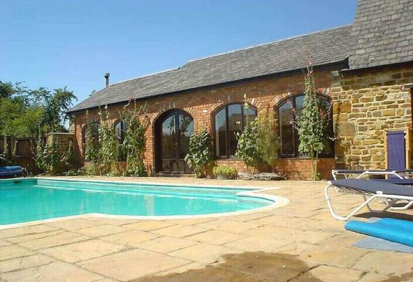 ベッドアンドブレックファースト Silverstone Grand Prix