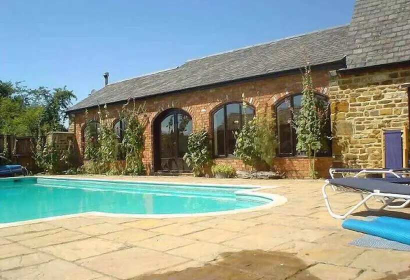 Aamiaismajoitus (B&B) Silverstone Grand Prix