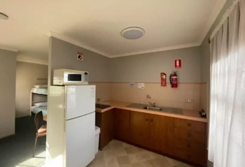 Hotelli Bridport Bay Inn