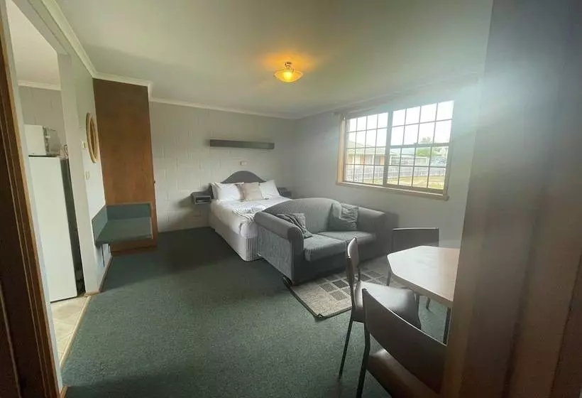 Hotelli Bridport Bay Inn