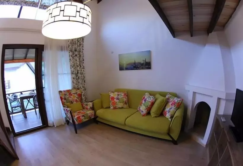 Hotelli Karaburun Mimoza Apart