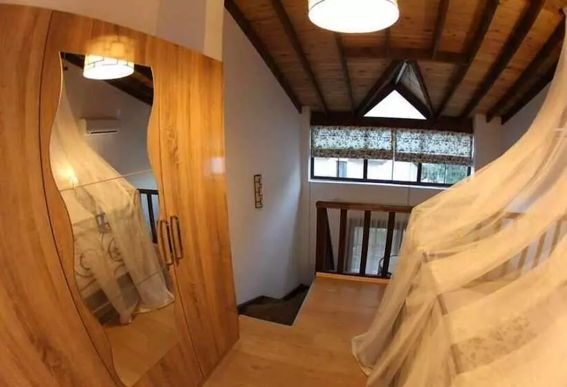 Hotelli Karaburun Mimoza Apart