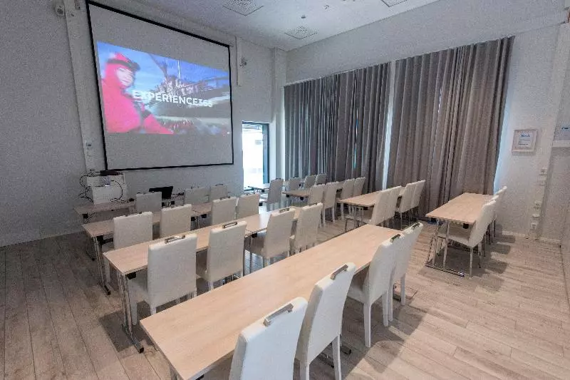 Hotelli Seaside Glass Villas