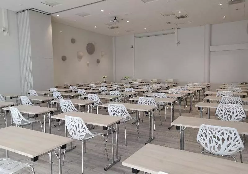 Hotelli Seaside Glass Villas