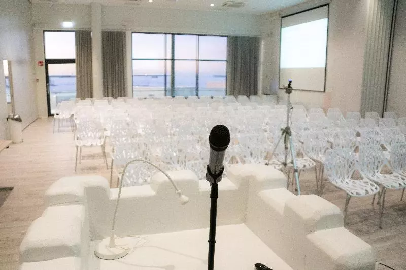 Hotelli Seaside Glass Villas