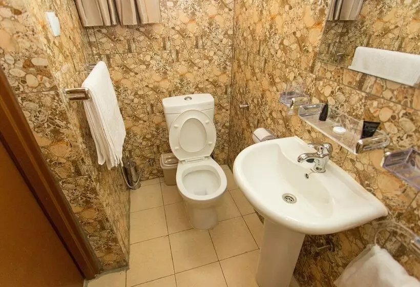 هتل Serene Crest Apartments