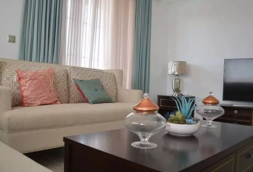 هتل Serene Crest Apartments