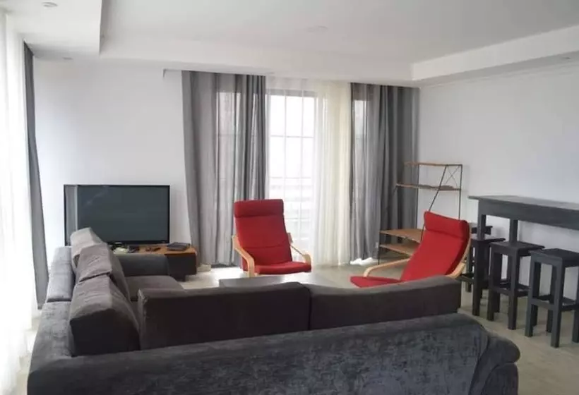 هتل Serene Crest Apartments