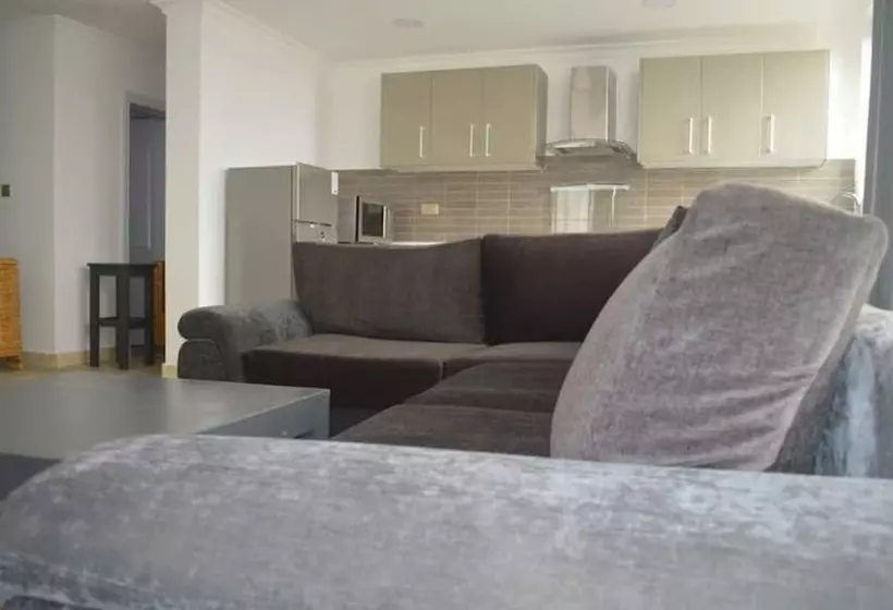 هتل Serene Crest Apartments