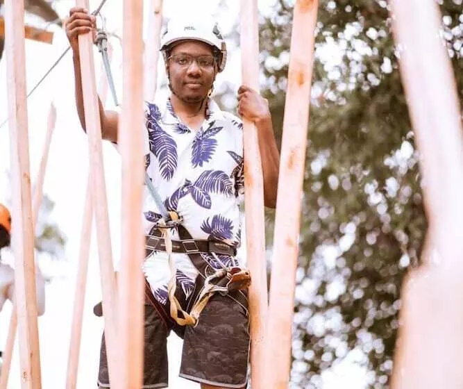 هتل Supreme Adventure Park Bunyonyi