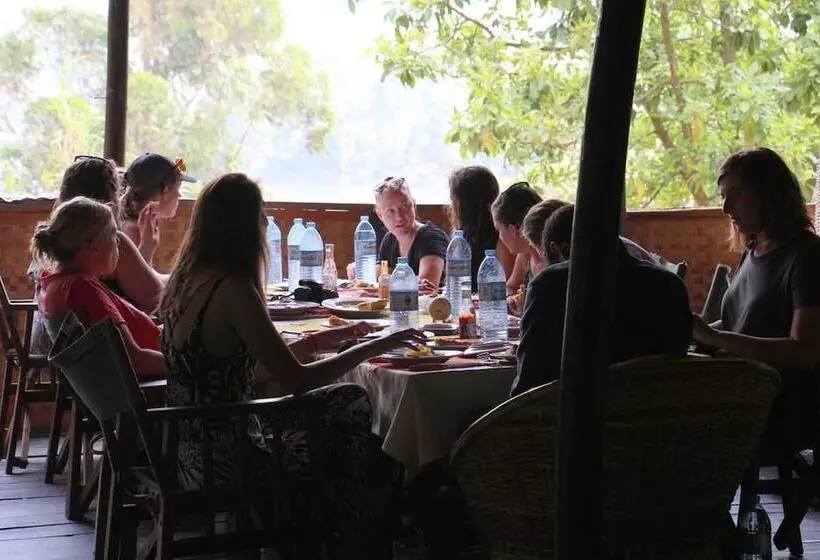 هتل Supreme Adventure Park Bunyonyi