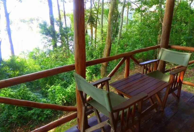 هتل Supreme Adventure Park Bunyonyi