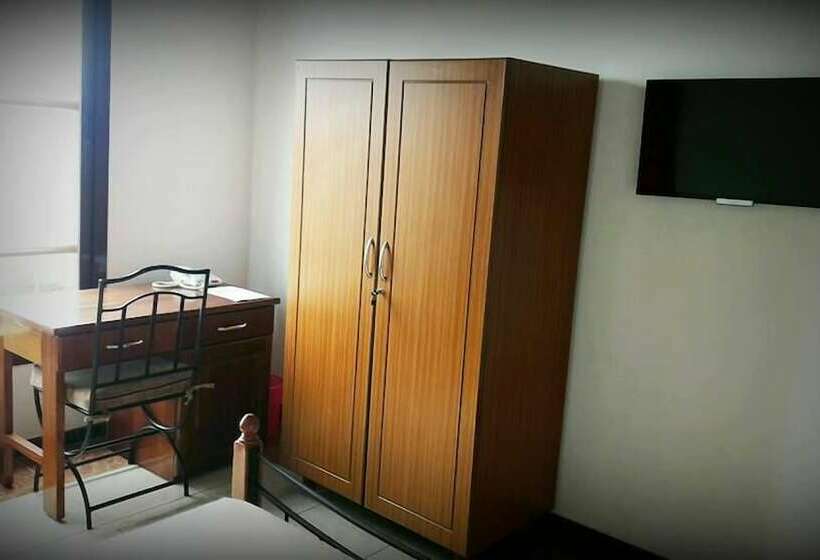 هتل World House Gisozi