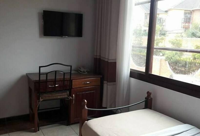 هتل World House Gisozi