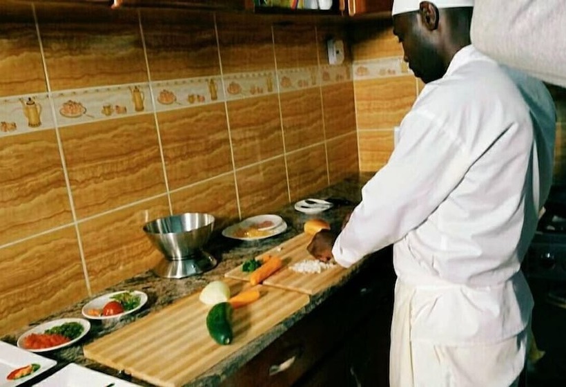 هتل World House Gisozi