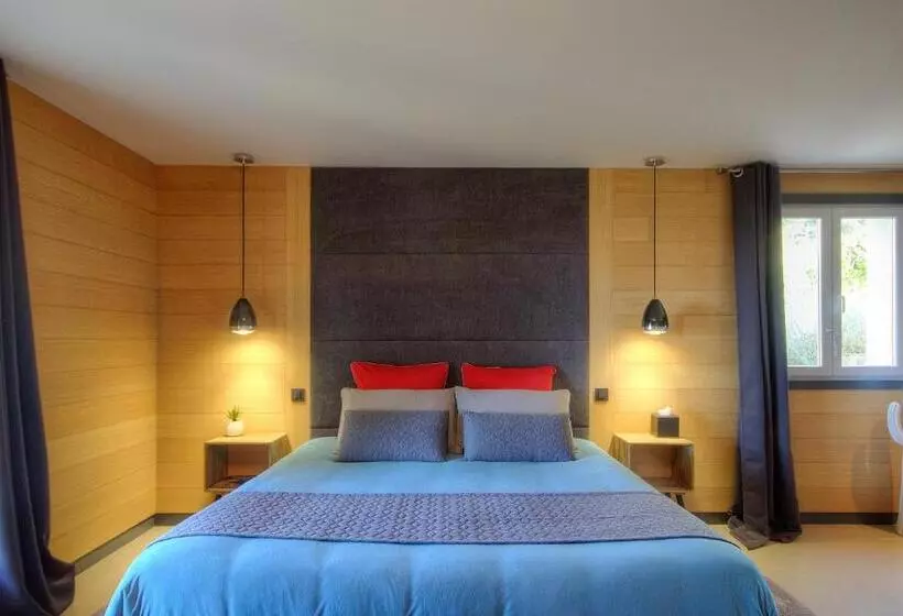 Aamiaismajoitus (B&B) Au Pied Des Oliviers