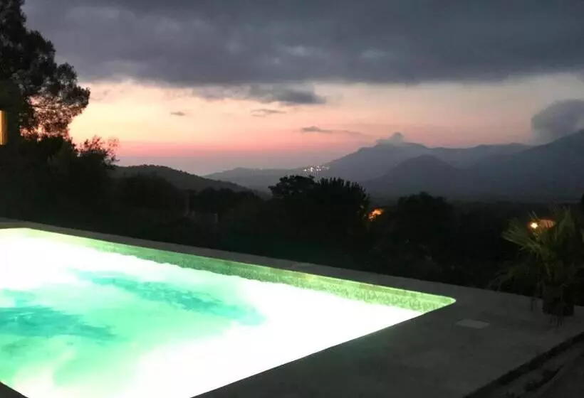 Aamiaismajoitus (B&B) Au Pied Des Oliviers