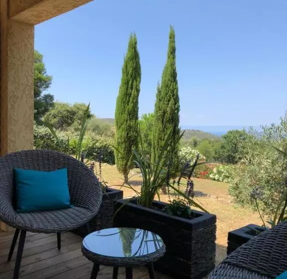 Aamiaismajoitus (B&B) Au Pied Des Oliviers