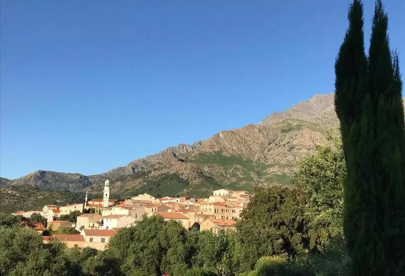 Aamiaismajoitus (B&B) Au Pied Des Oliviers