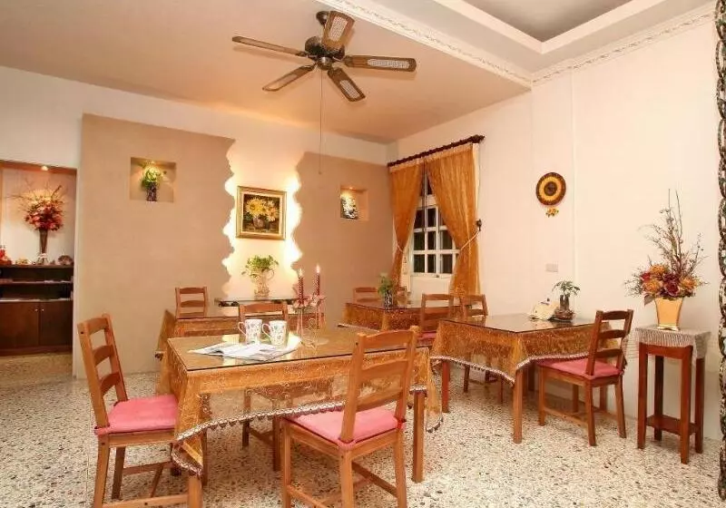 تختخواب و صبحانه Sweetheart House