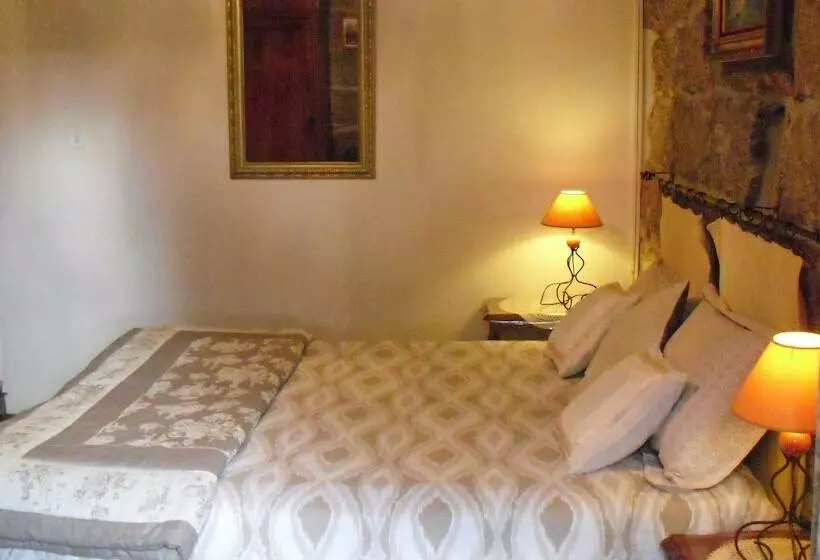 Hostelli Domaine De Croccano