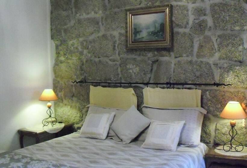 פונדק Domaine De Croccano