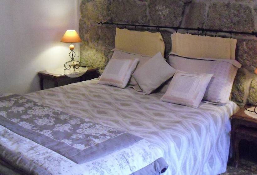 פונדק Domaine De Croccano