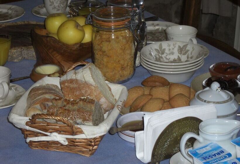 פונדק Domaine De Croccano