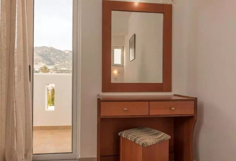 簡易ホテル Sifis Studios