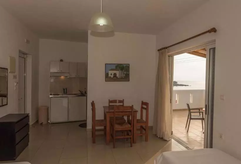 簡易ホテル Sifis Studios