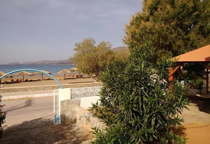 簡易ホテル Sifis Studios