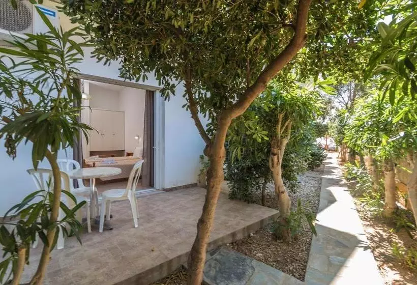 簡易ホテル Sifis Studios